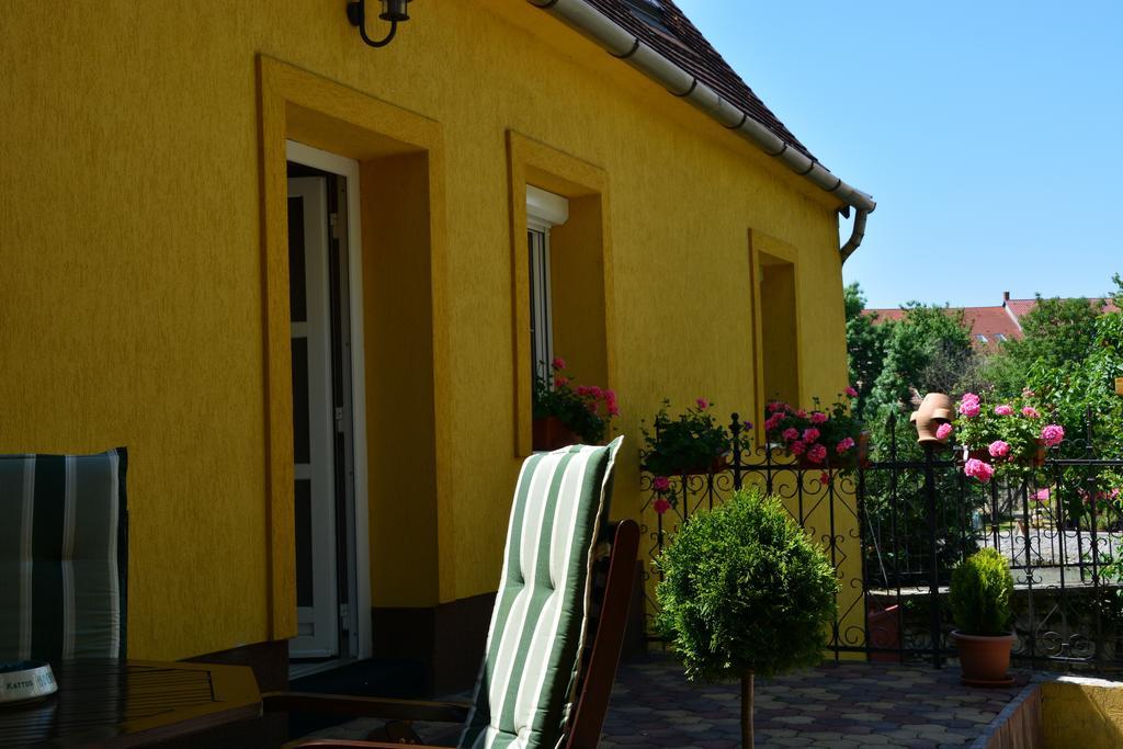 Topart Apartman Тапольца Номер фото