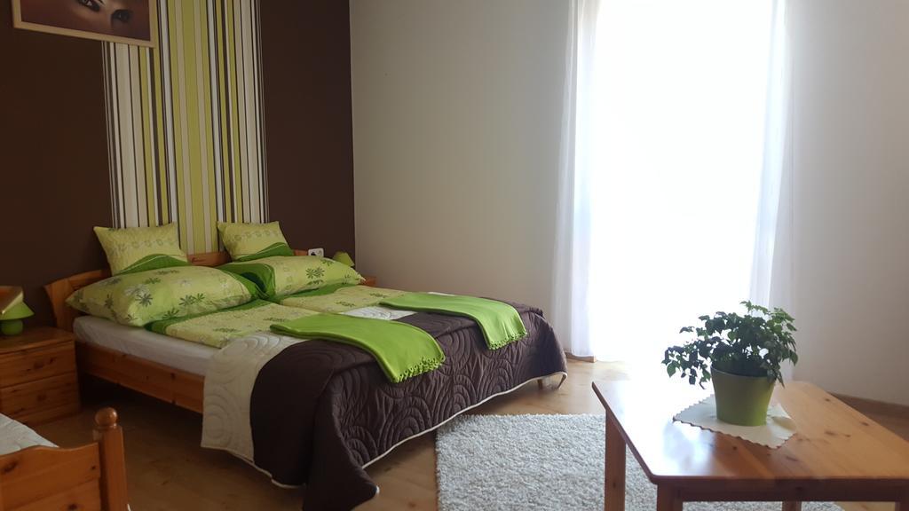 Topart Apartman Тапольца Экстерьер фото